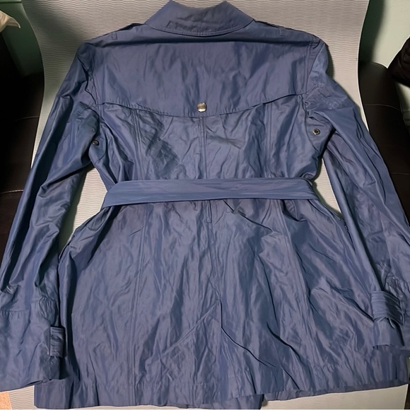 Burberry Brit rain coat, almost new, size US 10 - Picture 3 of 9